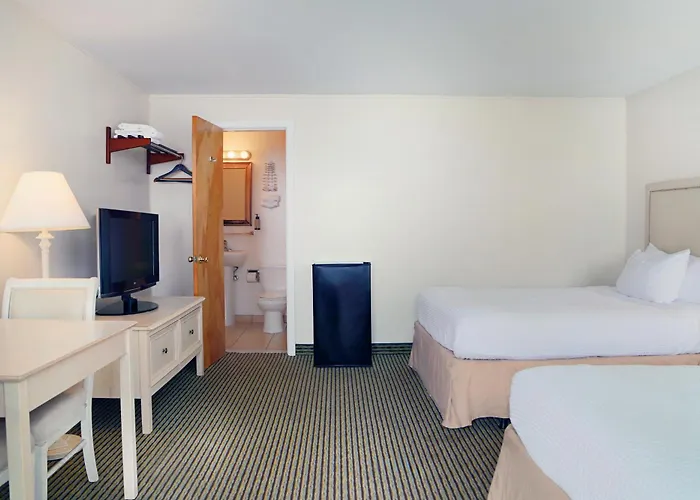 Seabonay Oceanfront Motel 2*